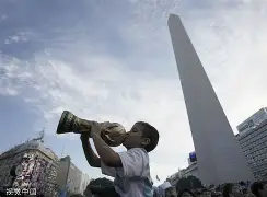 荷兰队斩获胜利,晋级前进,球迷欢呼雀跃的简单介绍 荷兰队斩获胜利,晋级前进,球迷欢呼雀跃的简单介绍