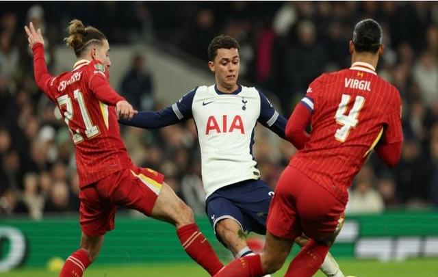 关于利物浦前锋连场破门，助球队保持不败的信息