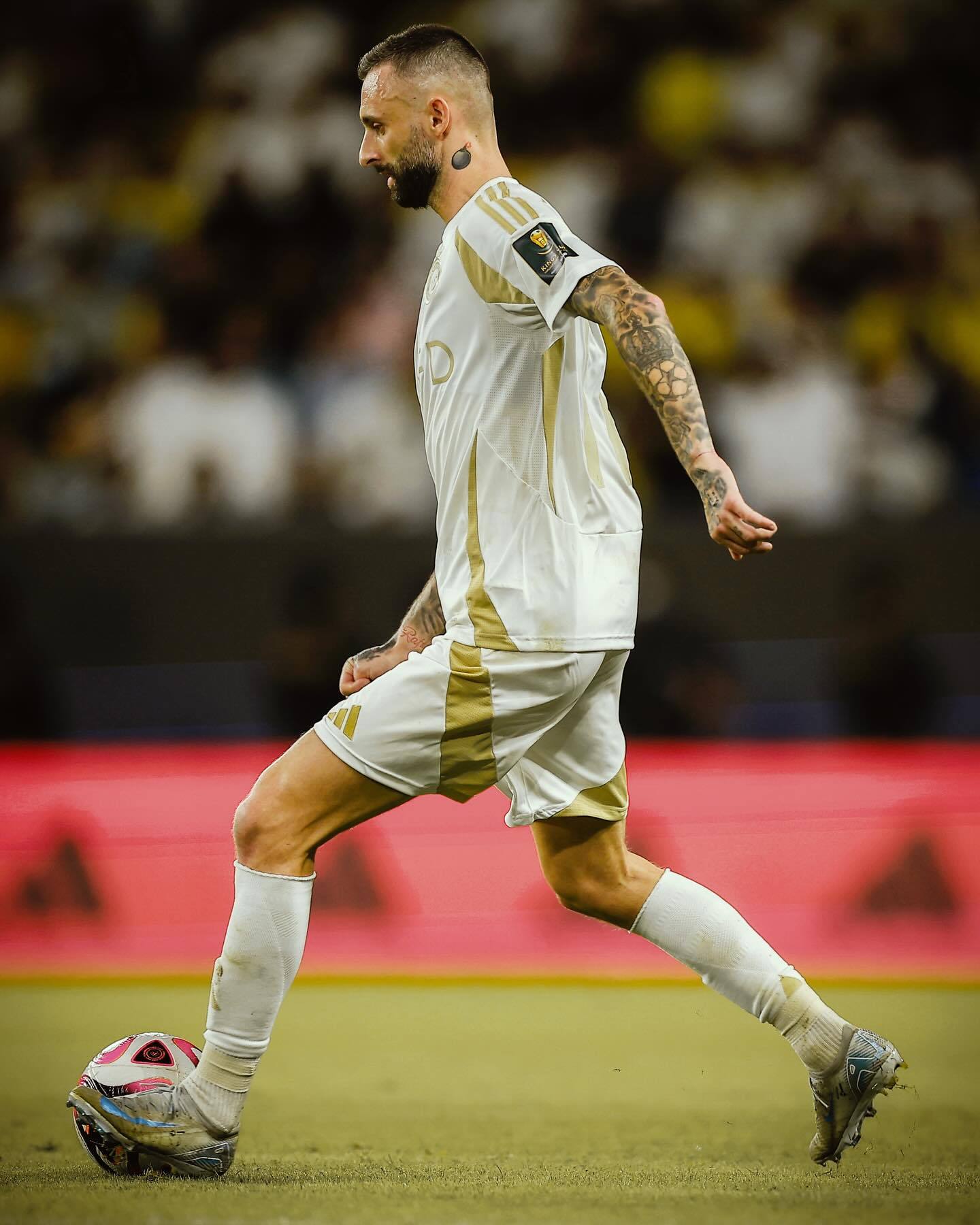 关于利雅得措手不及，遗憾告别欧冠赛场的信息