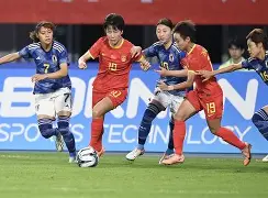 警察注视女生溺亡被停职 警察注视女生溺亡被停职