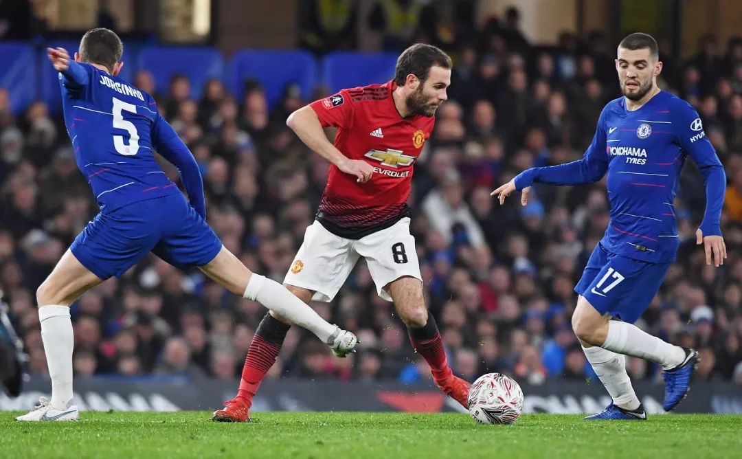 包含兰斯与拉文特联手捐款支援灾区，践行足球慈善的词条